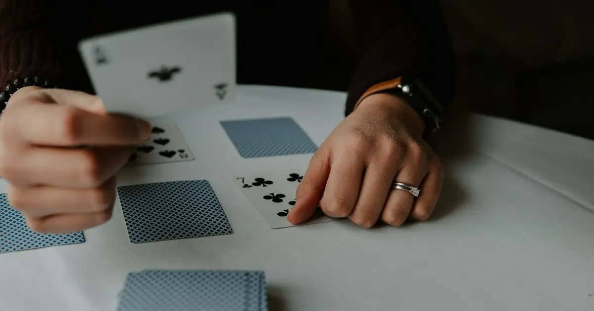 Pyramidspel kortspel